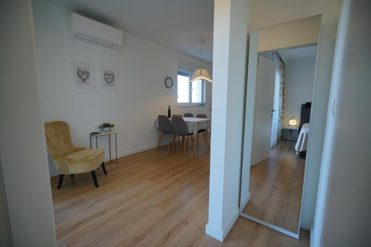 Apartment Perla Sukošan エクステリア 写真