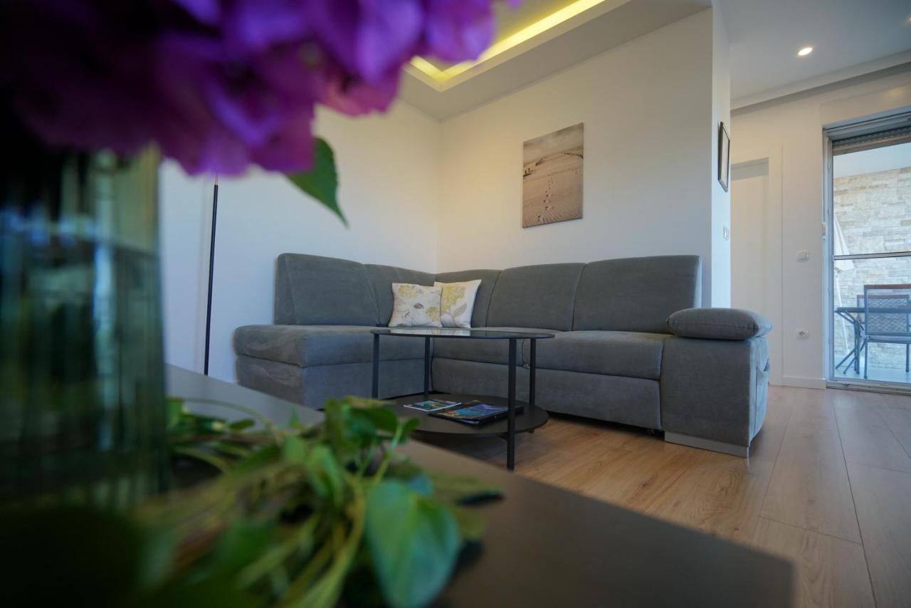 Apartment Perla Sukošan エクステリア 写真