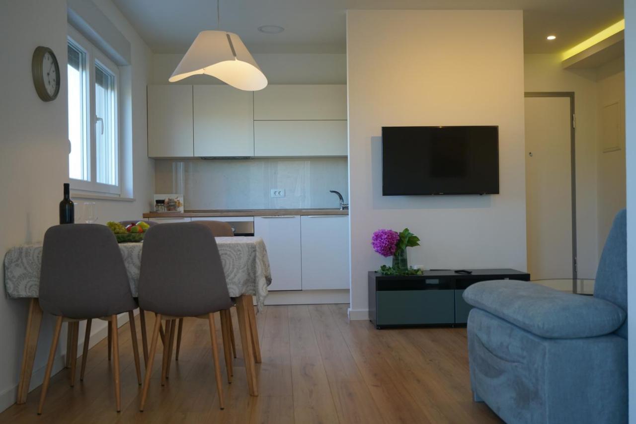 Apartment Perla Sukošan エクステリア 写真